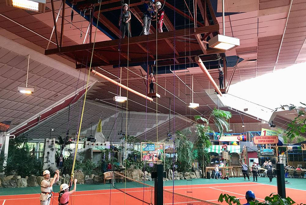 Indoor touwenparcours High Adventure Experience, Het Meerdal