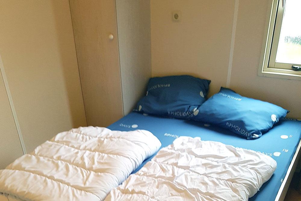 Slaapkamer in de chalet, Roompot Zeebad