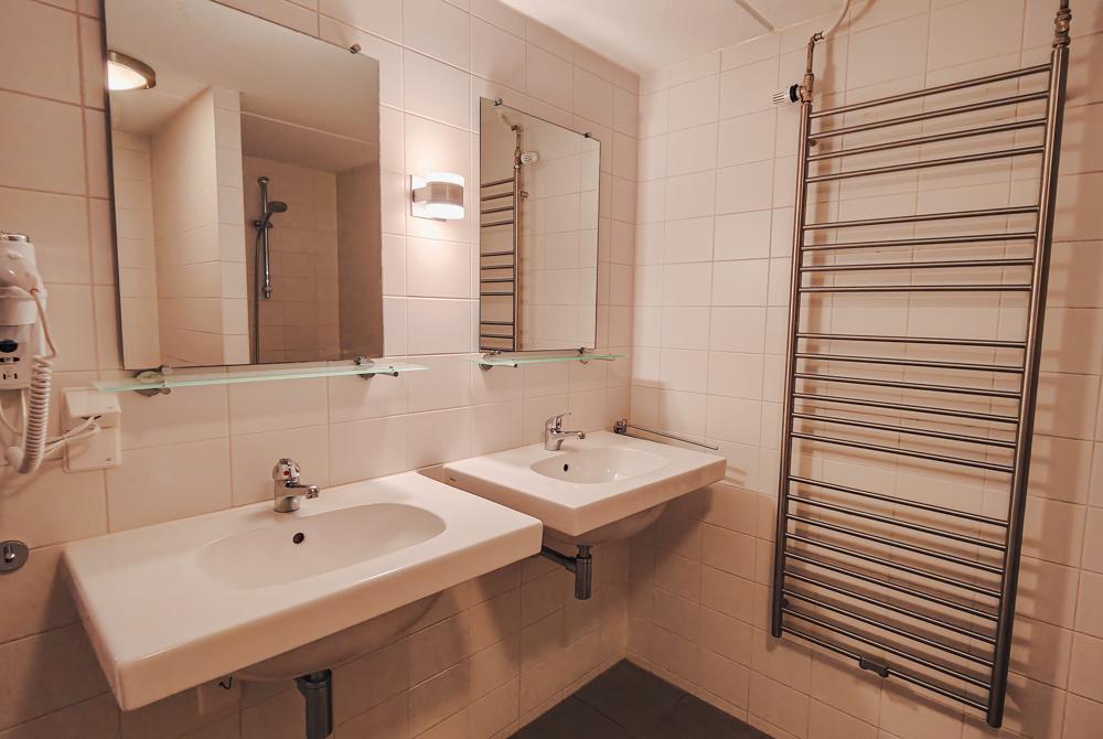 Douche in de badkamer, Landal Duynvallei