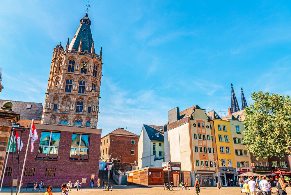 Historisch Rathaus en Hahnentor, stedentrip Keulen